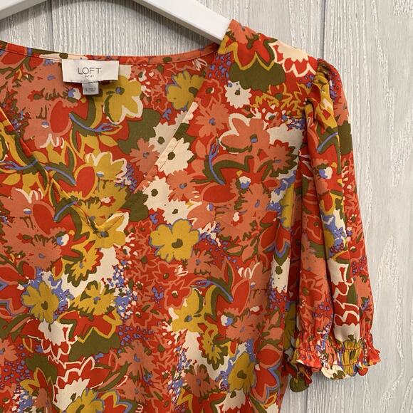 LOFT Orange Floral V-Neck Short Sleeve Top Small - Picture 2 of 4